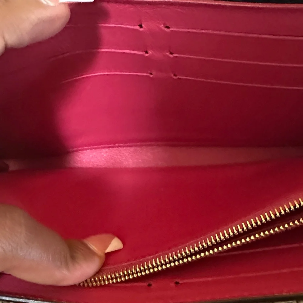 Louis Vuitton Taurillon Capucines Wallet Black Leather Wallet - Picture 7 of 13